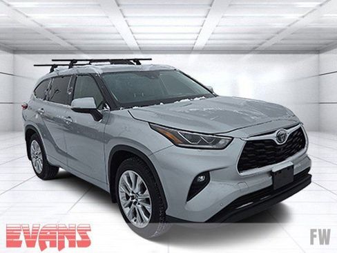 Used 2021 Toyota Highlander Limited image 1