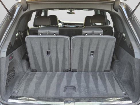 Used 2022 Audi Q7 Premium Plus image 32