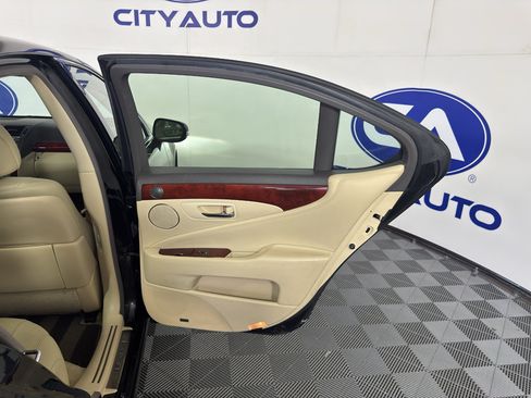 Used 2010 Lexus LS 460 w/ Luxury Value Edition RWD image 35