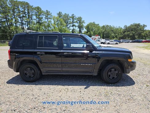 Used 2016 Jeep Patriot Sport FWD image 6