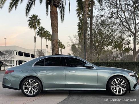 Used 2025 Mercedes-Benz E 350 4MATIC Sedan image 4