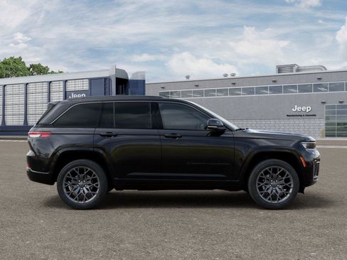 New 2026 Jeep Grand Cherokee Summit image 21