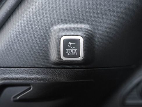 New 2025 Jeep Grand Cherokee Altitude image 10