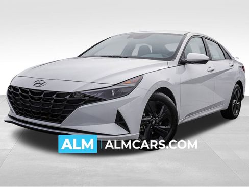 Used 2023 Hyundai Elantra SEL image 1