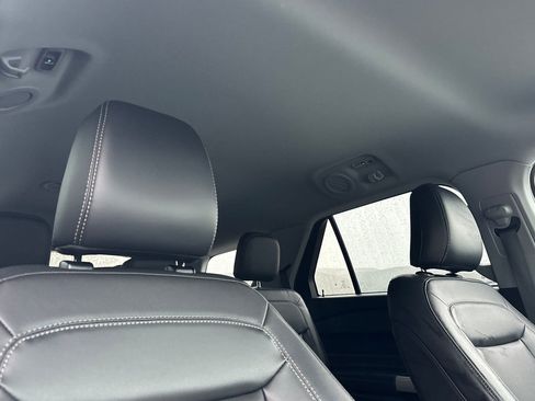 Used 2023 Ford Explorer XLT w/ Equipment Group 202A image 16