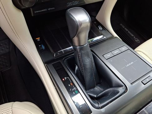 Certified 2023 Lexus GX 460 Premium w/ Premium Plus Package AWD/4WD image 16