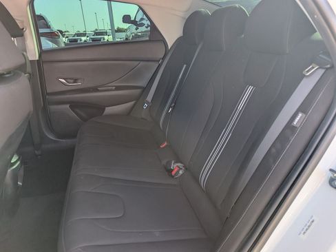 Used 2025 Hyundai Elantra Hybrid FWD image 28