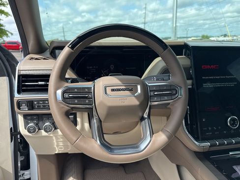 New 2026 GMC Yukon Denali w/ Denali Reserve Package AWD/4WD image 14