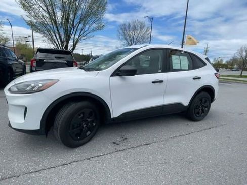 Used 2022 Ford Escape S AWD/4WD image 4