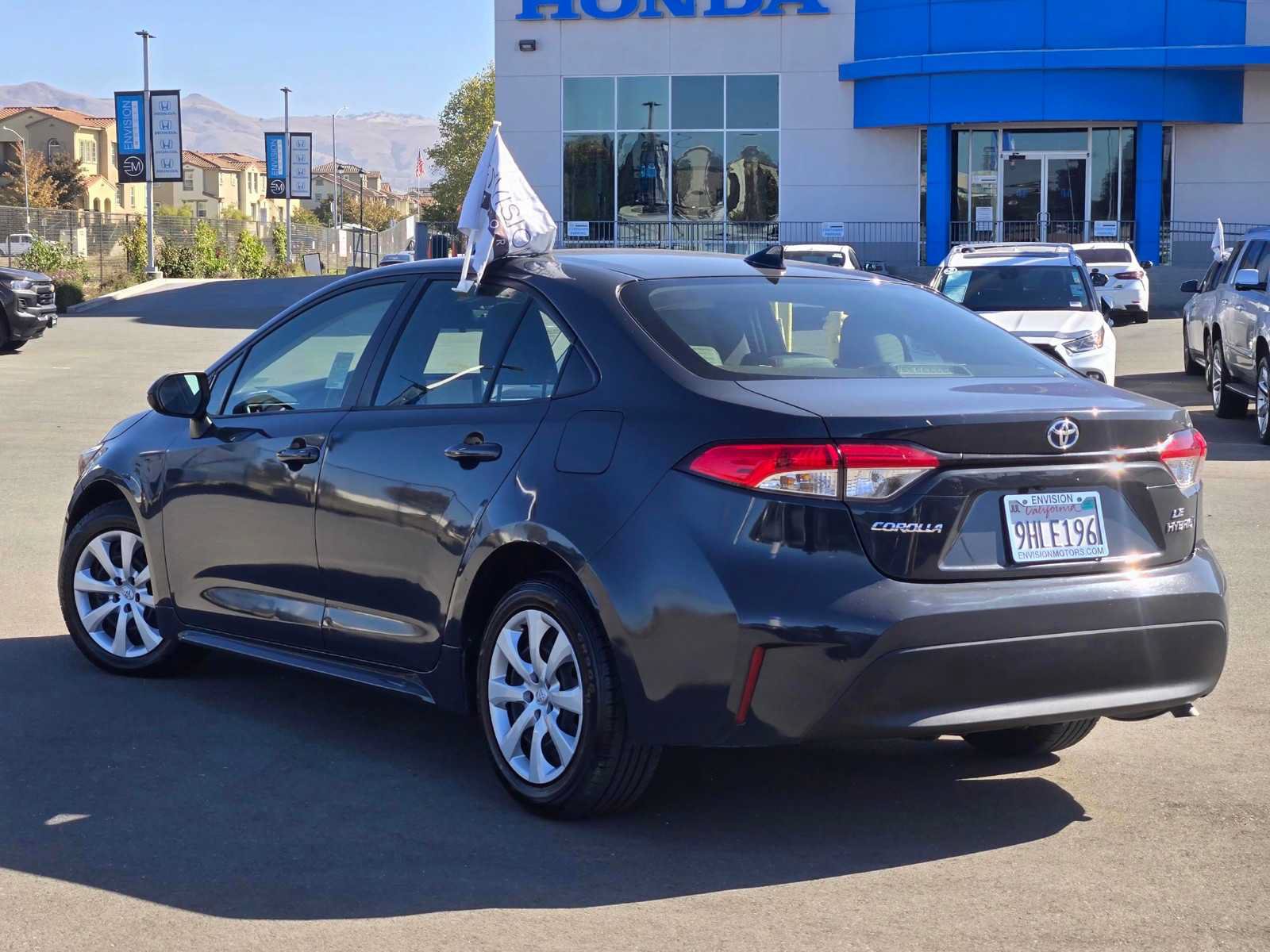 Used 2023 Toyota Corolla LE w/ Carpet Mat Package (TMS) FWD image 5