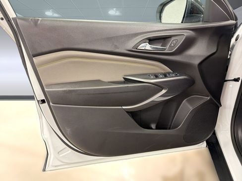 Used 2025 Chevrolet Trax ACTIV FWD image 19