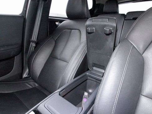 Certified 2025 Volvo XC40 B5 Plus image 11