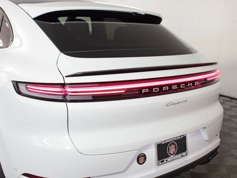 Used 2025 Porsche Cayenne Coupe image 12