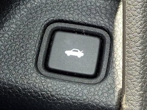 Used 2018 Honda Accord Sport image 17