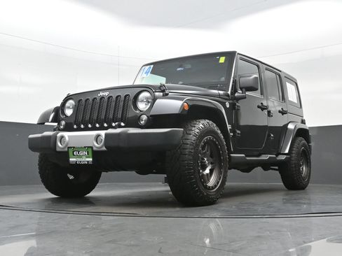 Used 2014 Jeep Wrangler Unlimited Sahara w/ Connectivity Group AWD/4WD image 26