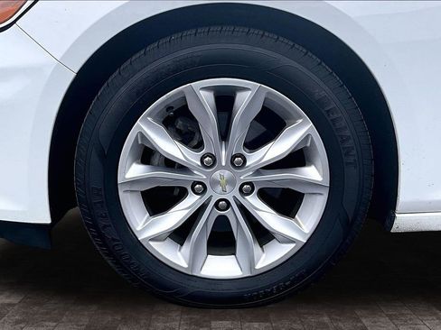 Used 2019 Chevrolet Malibu LT FWD image 34