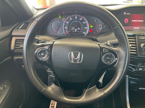 Used 2017 Honda Accord Sport image 19