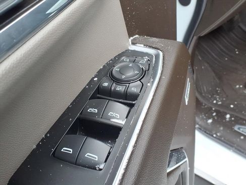 Used 2024 GMC Sierra 2500 SLT w/ SLT Premium Package image 10