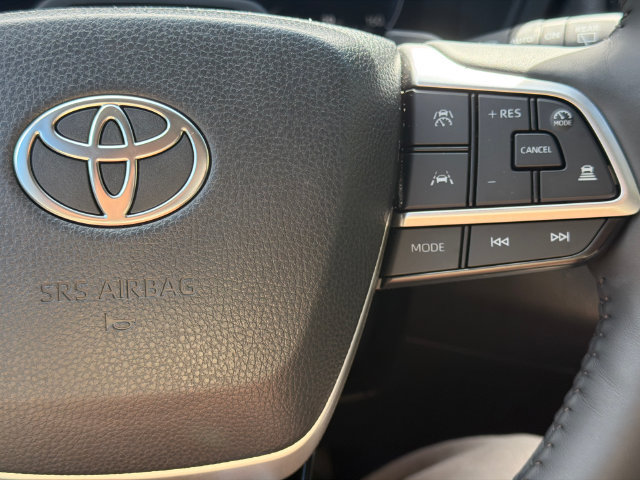 Used 2026 Toyota Grand Highlander AWD image 31