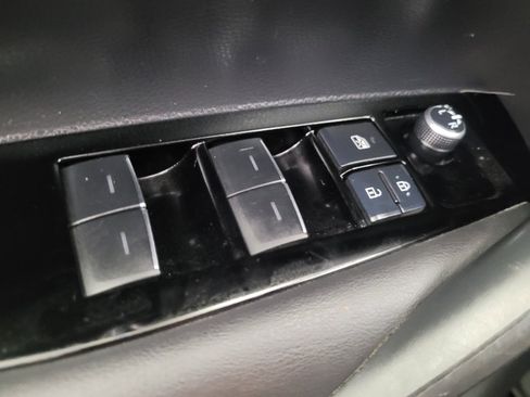 Used 2020 Toyota Corolla SE image 27