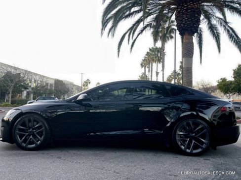 Used 2022 Tesla Model S Plaid image 8