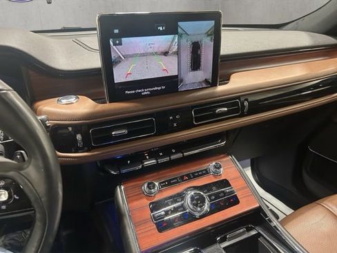 Used 2023 Lincoln Aviator Reserve w/ Equipment Group 201A image 18