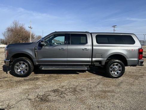 Used 2023 Ford F250 Lariat w/ Chrome Package image 2