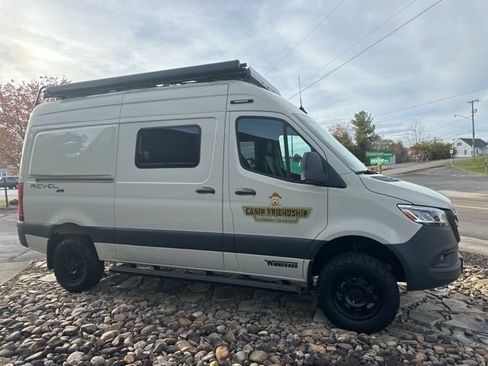 Used 2022 Mercedes-Benz Sprinter 144 Cargo image 14