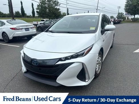 Used 2021 Toyota Prius Prime XLE FWD image 24
