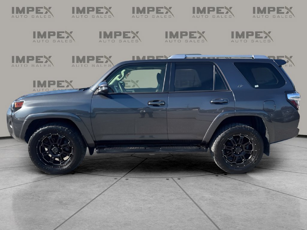 Used 2017 Toyota 4Runner SR5 Premium AWD/4WD image 2
