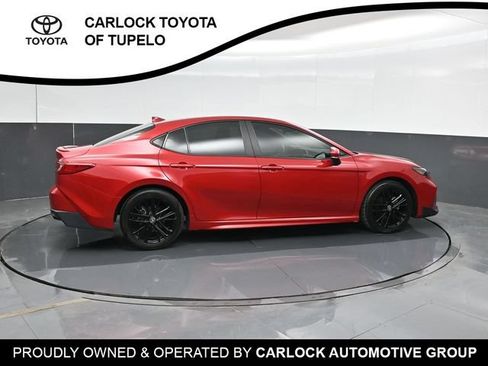 Used 2025 Toyota Camry SE w/ Convenience Package FWD image 4