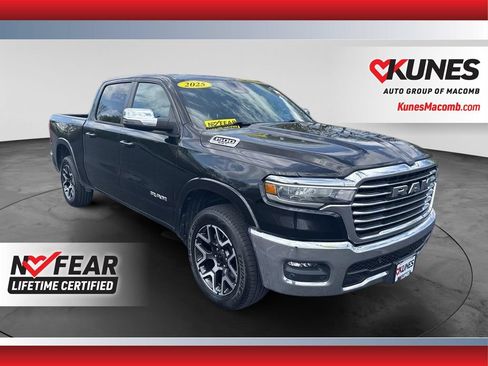 Used 2025 RAM 1500 Laramie AWD/4WD image 1