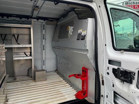 Used 2017 Chevrolet Express 2500 image 13