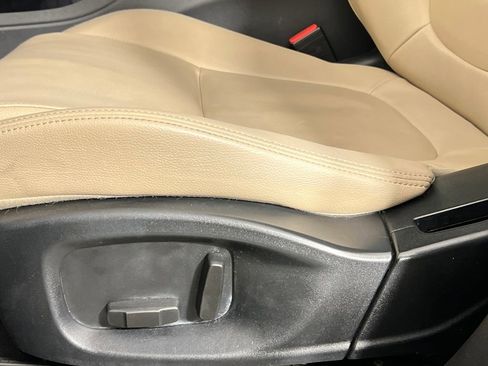 Used 2017 Jaguar F-PACE Premium image 26