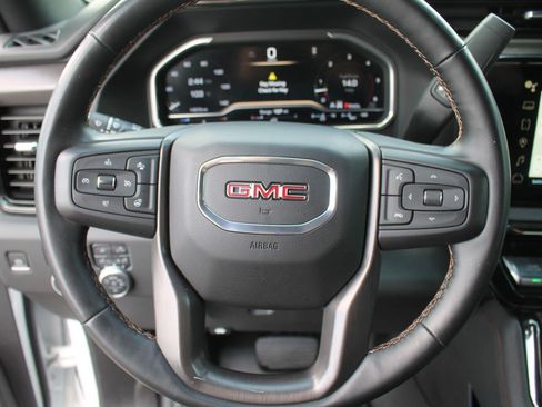 Used 2024 GMC Sierra 2500 AT4 AWD/4WD image 16