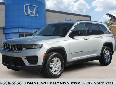 Used 2024 Jeep Grand Cherokee Laredo