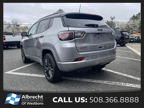 Used 2023 Jeep Compass High Altitude AWD/4WD image 3