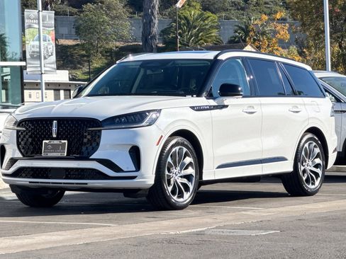 New 2026 Lincoln Aviator Premiere image 7