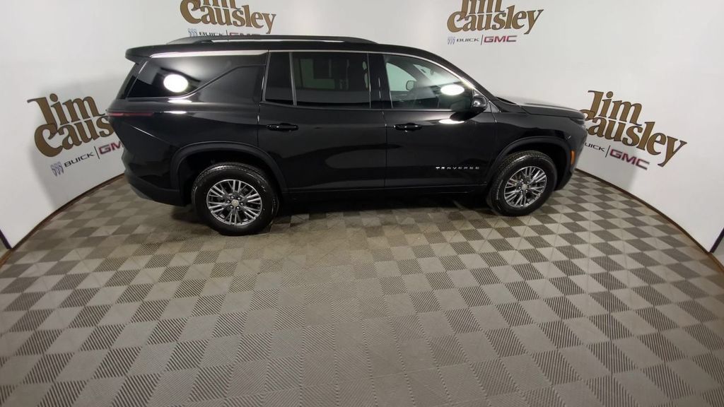 Certified 2024 Chevrolet Traverse LT AWD/4WD image 9