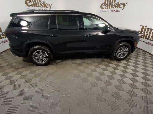 Used 2024 Chevrolet Traverse LT AWD/4WD image 9