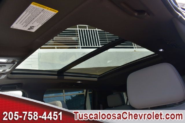 Used 2025 Chevrolet Suburban Z71 w/ Comfort Package AWD/4WD image 27