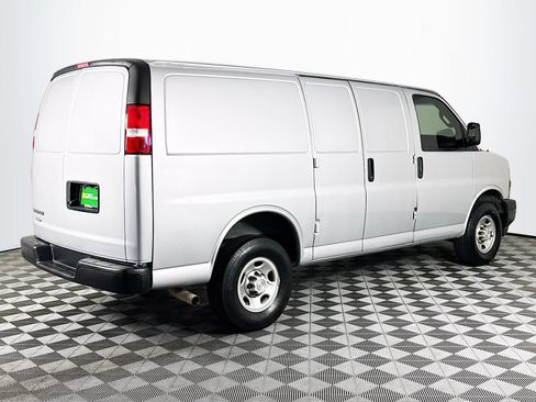 Used 2022 Chevrolet Express 2500 w/ Driver Convenience Package image 10