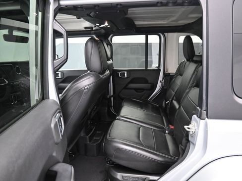 Used 2023 Jeep Wrangler Unlimited Sahara image 14