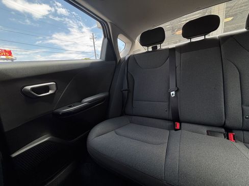 Used 2025 Kia K4 FWD image 39