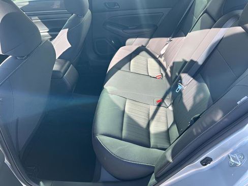 Used 2024 Nissan Altima 2.5 SV image 20