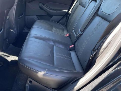 Used 2014 Ford Focus SE w/ Equipment Group 201A image 4