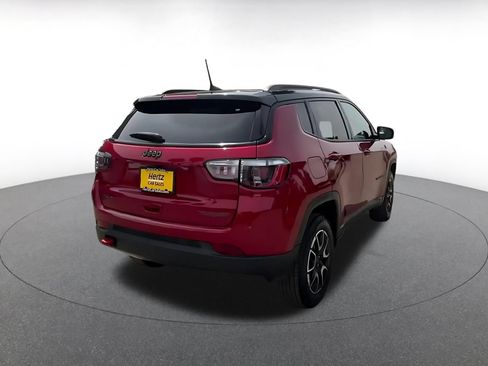 Used 2025 Jeep Compass Trailhawk AWD/4WD image 14