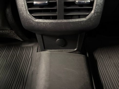 Certified 2017 Ford Fusion SE FWD image 29