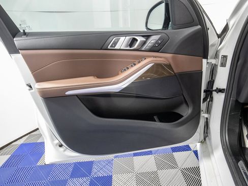 Used 2022 BMW X5 xDrive40i w/ M Sport Package image 13