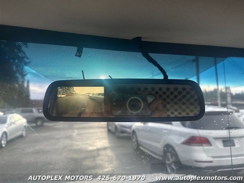 Used 2017 Chevrolet Express 2500 image 24